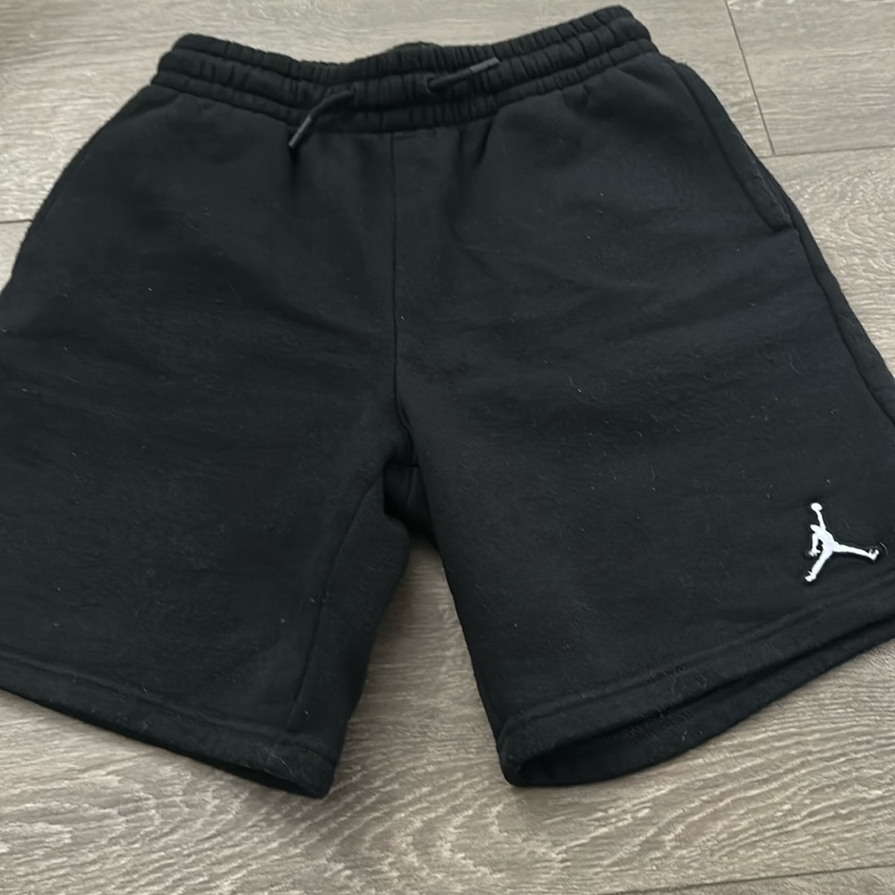 Boys fleece Jordan black shorts. Size medium 12-13